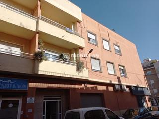 Pis a Calle nuevo pozo 2. Vivienda con balcón