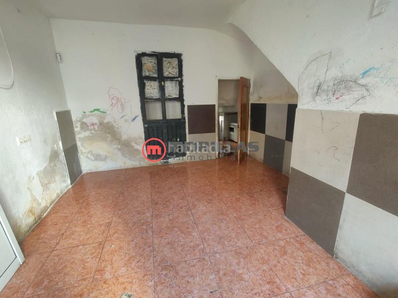 Foto 2ee25899-fc4f-4cf3-a4b2-6a9e93d1e0fb. Casa adossada a Bullas