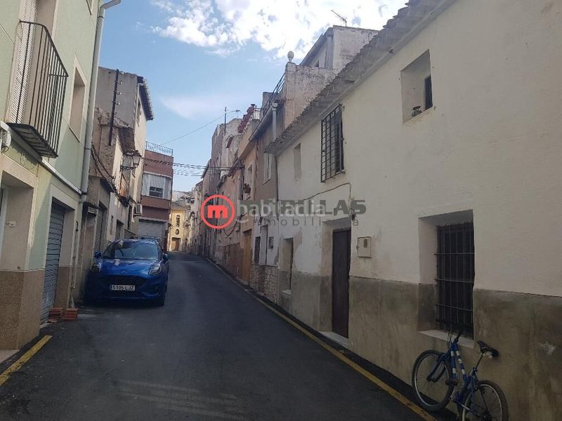 Foto b3ebf3a4-becc-44f2-bff2-5a7050f8d8d6. Casa adossada a Bullas