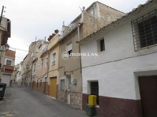 Casa adossada  Calle serranos. Vivienda céntrica en bullas