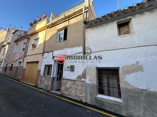 Semi detached house  Calle serranos. Vivienda céntrica en bullas