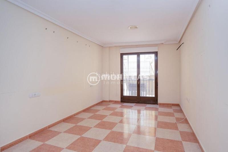 Foto 5246c73f-5407-4626-98f8-924ffc36d474. Piso en calle fernando perez villanueva 4 piso con balcón y garaje en Cehegín