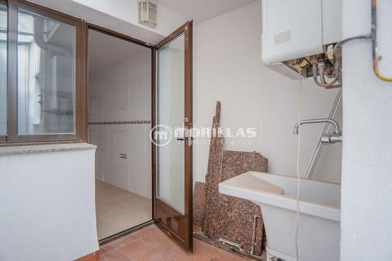 Foto 9095268d-273c-49ee-befc-dda4dd03fb2f. Piso en calle fernando perez villanueva 4 piso con balcón y garaje en Cehegín