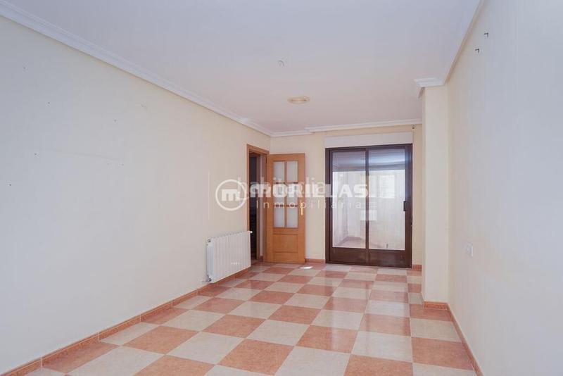 Foto dacaca86-ab32-4868-910d-f81cca820de4. Piso en calle fernando perez villanueva 4 piso con balcón y garaje en Cehegín