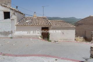 Maison à Calle cebullana baja 42. Casa tres plantas para reformar en moratalla