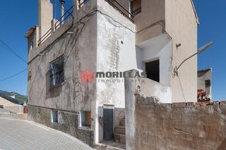 Bauernhof in Calle luengo bajo 5. Casa con 2 viviendas independientes