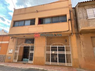 Edifici a Calle de vicente ruiz llamas 77. Edificio destinado a gimnasio y vivienda