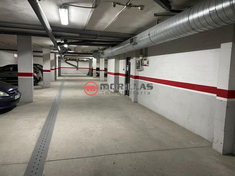 Foto e0027b89-3b6a-43e2-bff6-f1604056289b. Aparcament cotxe a calle isaac peral 1 a Calasparra