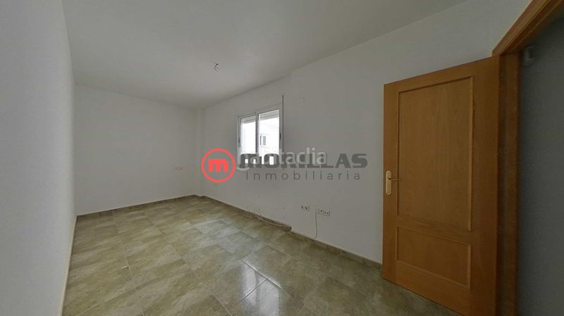 Foto 878b2775-91c2-4d6c-bbc6-a76319e0dc84. Pis amb aparcament a Calasparra