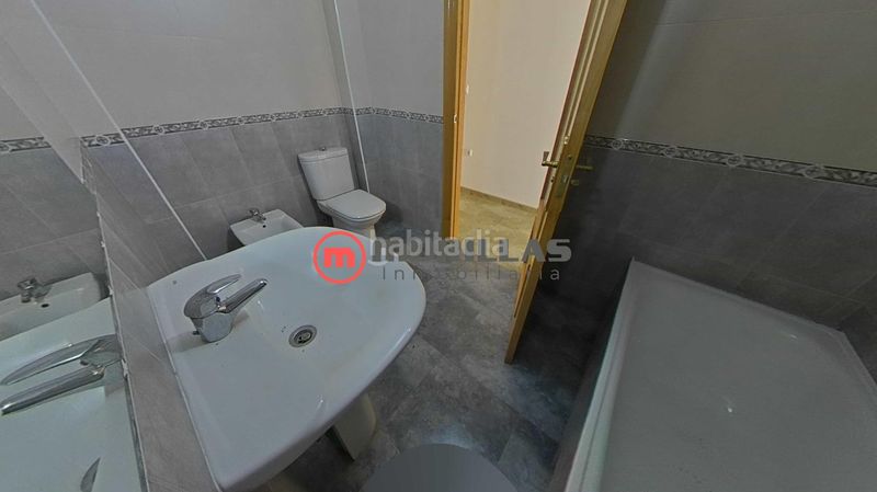 Foto af4f3123-9ae9-43af-b0bd-71a133a0fe30. Pis amb aparcament a Calasparra