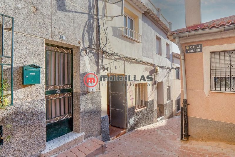 Foto d2c4ee38-b9c8-4b8d-8678-252272f71492. Masia a Pliego