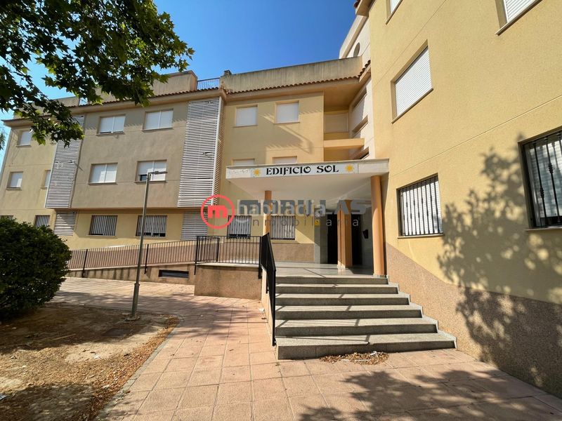 Foto ca48575c-36ef-4e29-800b-5c222f4b8077. Pis a calle isaac peral 1 a Calasparra