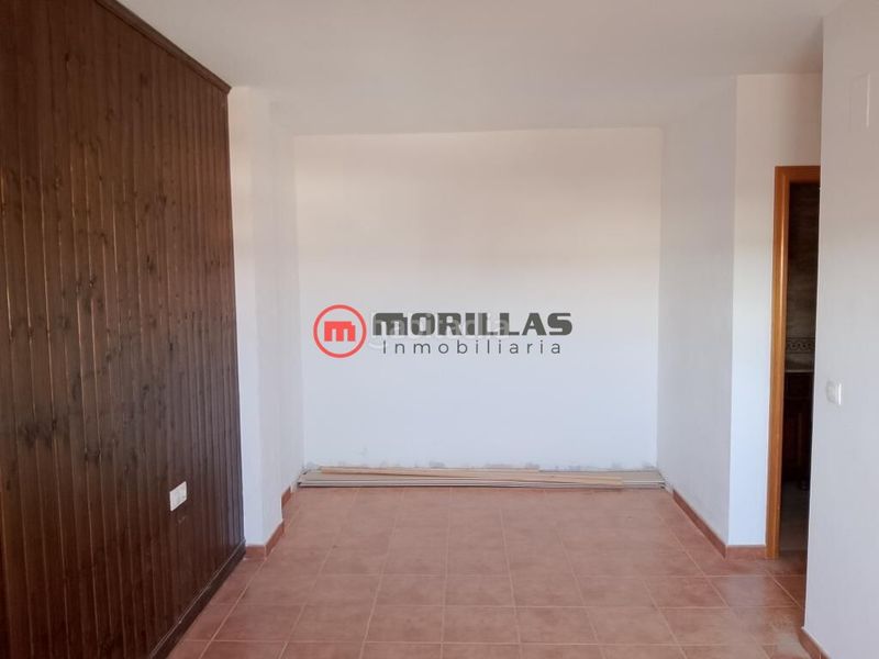 Foto e7cf7623-cbbf-4fde-ad6f-fe18a4690274. Pis a calle isaac peral 1 a Calasparra