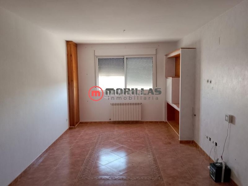 Foto f2d10770-cb22-44a9-a925-a6f219c986c5. Pis a calle isaac peral 1 a Calasparra