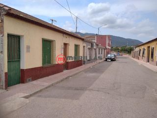Casa a Plaza la constitucion -p.nuevo 6. Casa en planta baja, en alhama de murcia.