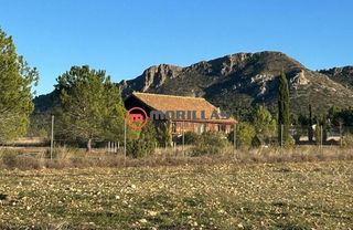 Xalet a Lugar polígono 30 paraje 269 umbria blanca 48. Oportunidad para inversores casa con terreno en yecla murcia