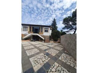 Chalet en Úbeda. Venta de una impresionante villa en úbeda