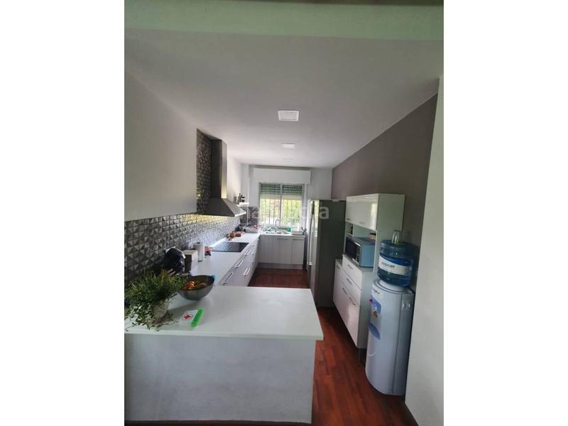 Foto f94c5024-46ce-4ae8-8f36-c49b6b18ec9e. Xalet amb piscina a Úbeda