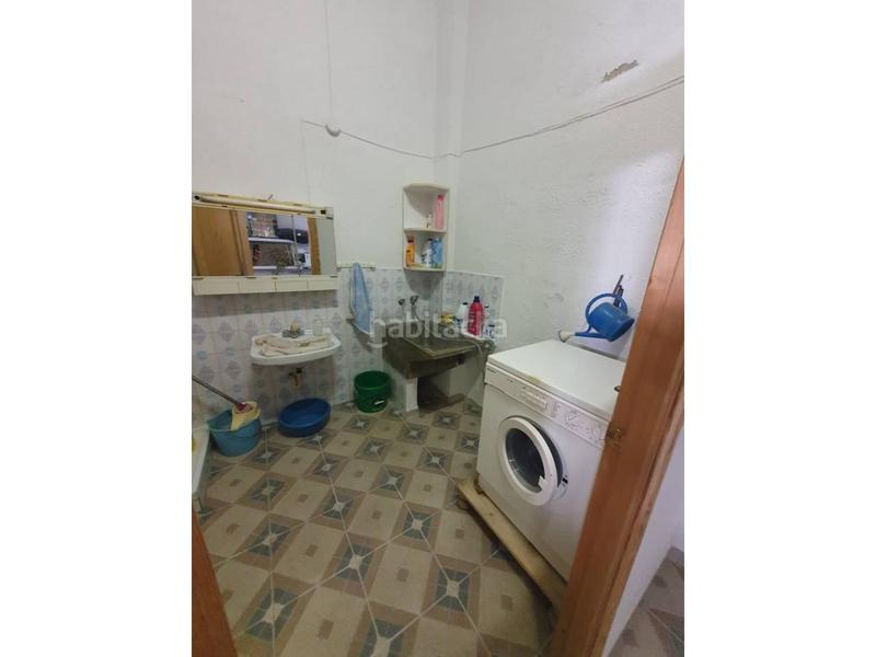 Foto be16422e-1216-4b52-bf3a-5f654e39241a. Maison avec parking dans Huelma