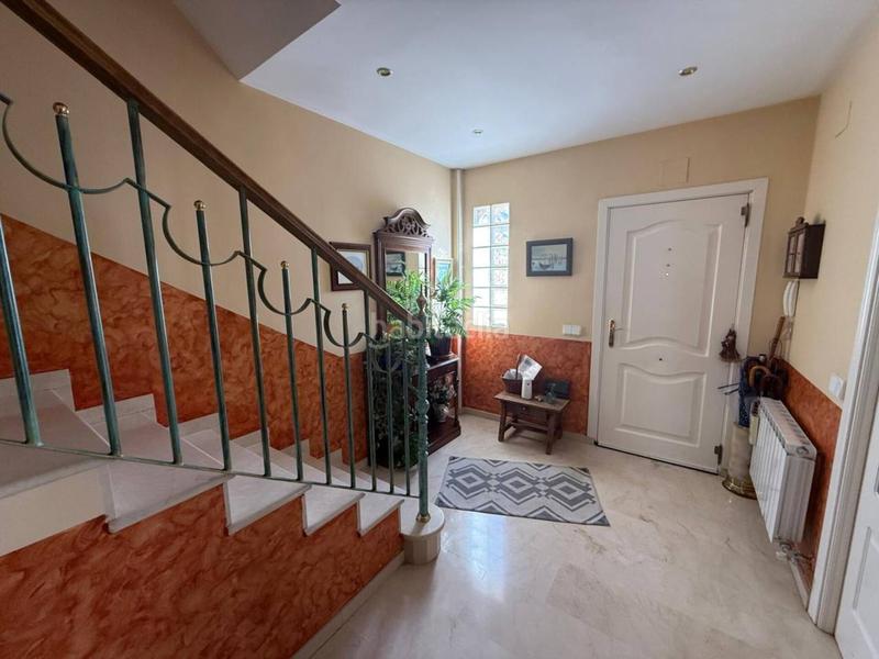 Foto 42d9f883-cced-433c-aeb1-e0e0b2cec73d. Casa venta de una casa en Úbeda