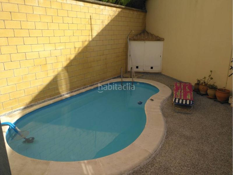 Foto c690893c-c3af-445c-85a3-fc054f45c65d. Casa venta de una casa en Úbeda