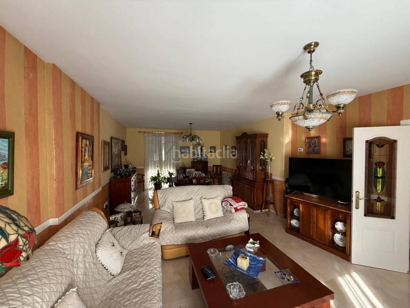 Foto d00b2783-6a6c-4901-b1cf-6e86f1e6a1b4. Casa venta de una casa en Úbeda