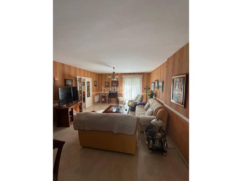 Foto fba5fe8f-510a-40fe-945a-d3d895e1f1e8. Casa venta de una casa en Úbeda