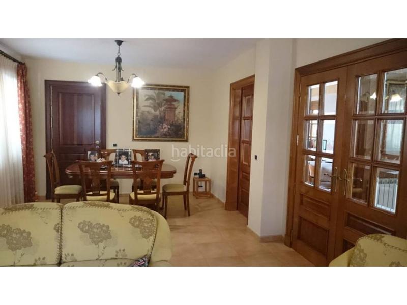 Foto 845eab8b-a18f-4390-8cf0-c5bbab6cd8aa. Chalet  en venta en yedra en Baeza