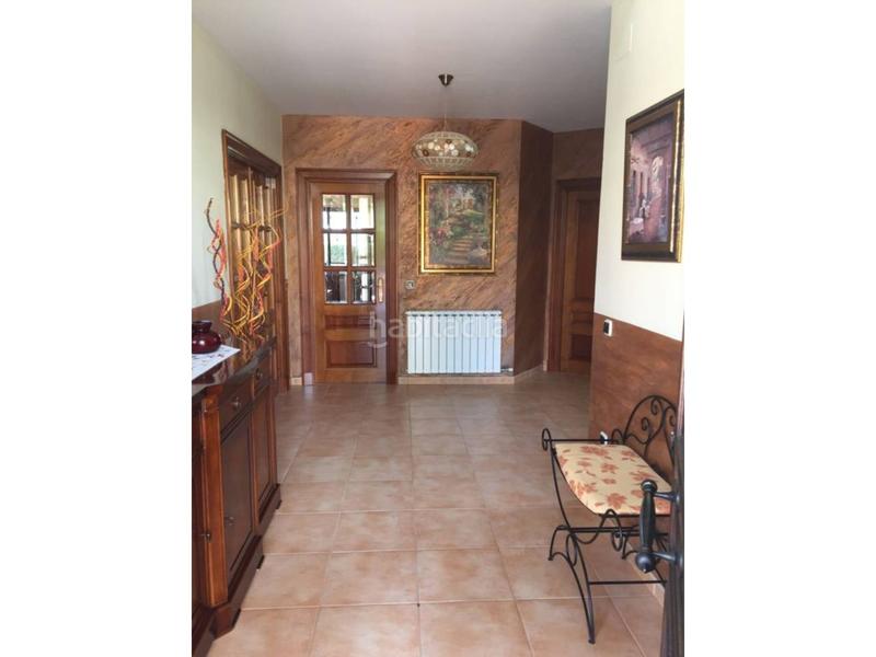 Foto f4739a23-c913-4d88-9de1-6ac732d94a35. Chalet  en venta en yedra en Baeza