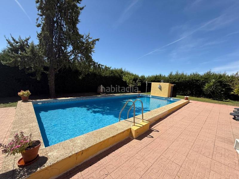 Foto 19c29d63-5feb-49ca-bb3a-4b740533929c. Masía venta de chalet rústico en Úbeda