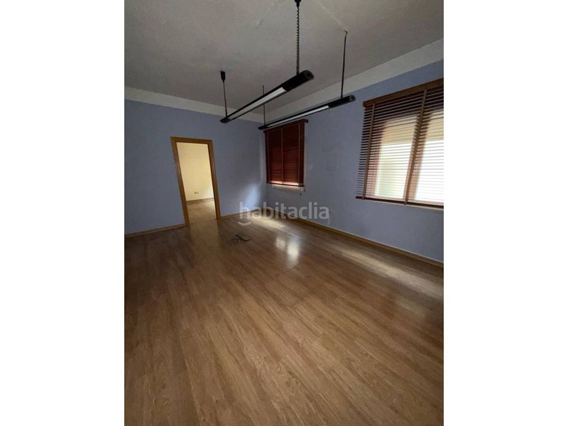 Foto 08db2a4b-929c-4477-a8ab-f9c2f02f2aed. Lloguer local comercial a Úbeda