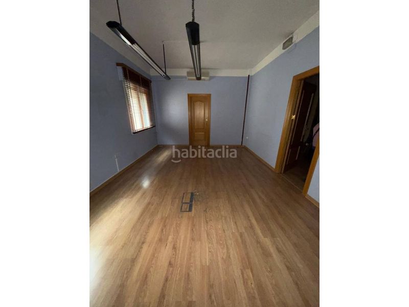 Foto 4dc0dbaf-5b71-4fd5-a6a3-7657448da824. Lloguer local comercial a Úbeda
