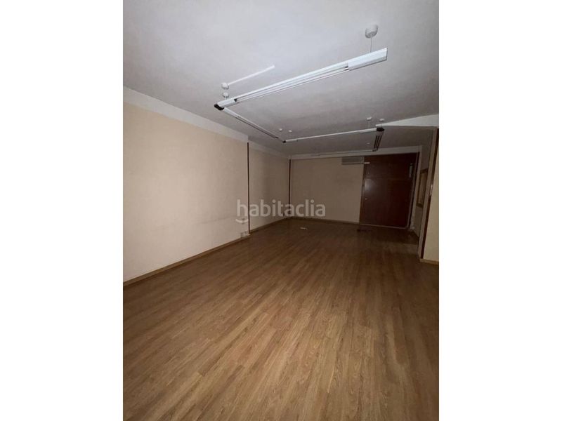 Foto fbda4cff-61a1-4c30-877a-9328aaf75d1a. Lloguer local comercial a Úbeda