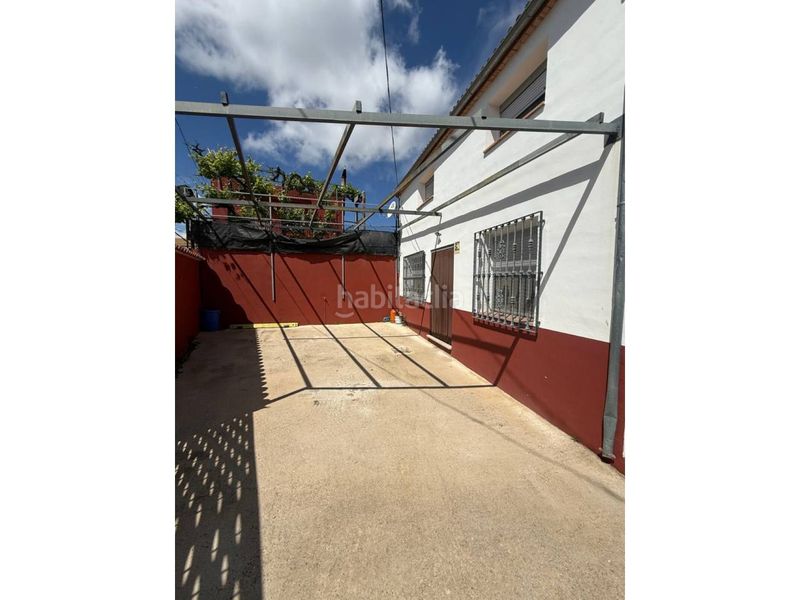 Foto 05b8eda2-1ab6-4326-b38e-f63f75daf3a3. Xalet amb piscina a Sabiote