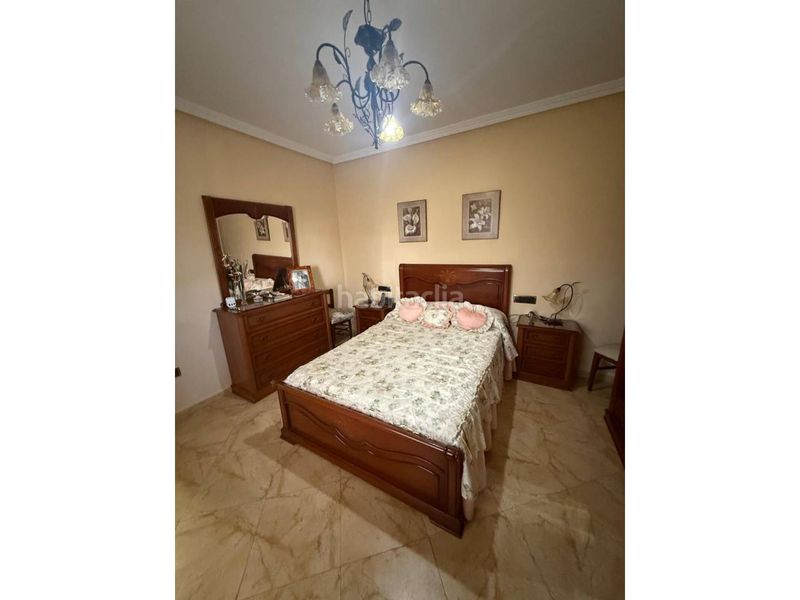 Foto a7ce03b0-381d-4532-b790-2e39dfdd7cca. Casa  en venta en Úbeda