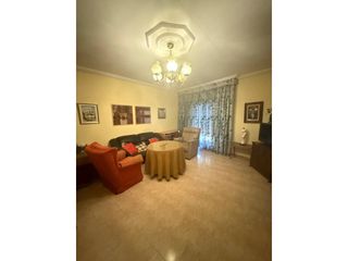 House in Baeza. Venta de casa reformada en baeza con amplias estancias y garaje