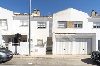 Maison jumelée  Isidoro garcia guerra 18. Adosado en venta en umbrete, 3 dormitorios.