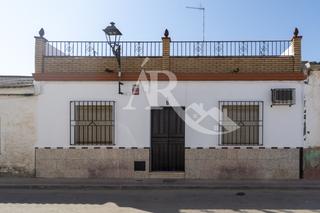 Casa a Virgen del loreto 7. Casa en venta en benacazón, 3 dormitorios.