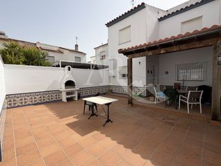 Affitto Casa a schiera in Tempranilla 17. Adosado en alquiler en urbanizaciones, 4 dormitorios.