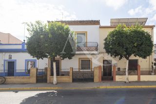 Casa  Granada. Casa en venta en umbrete, 4 dormitorios.
