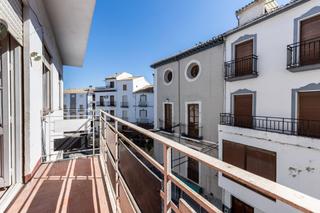 Appartement à Calle de la parra 10. Gran piso en el centro de montefrio