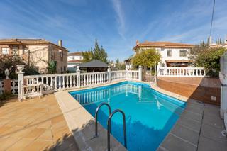Maison à Calle rebite 29. Preciosa e intima casa en huetor vega a 3 minutos de granada