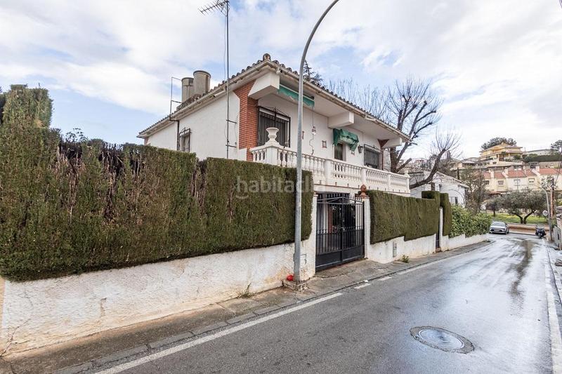 Foto 8e3439dd-3375-48e3-8db9-b7674d253828. Chalet en calle divan tamarit 3 chalet en huetor vega. en Huétor Vega