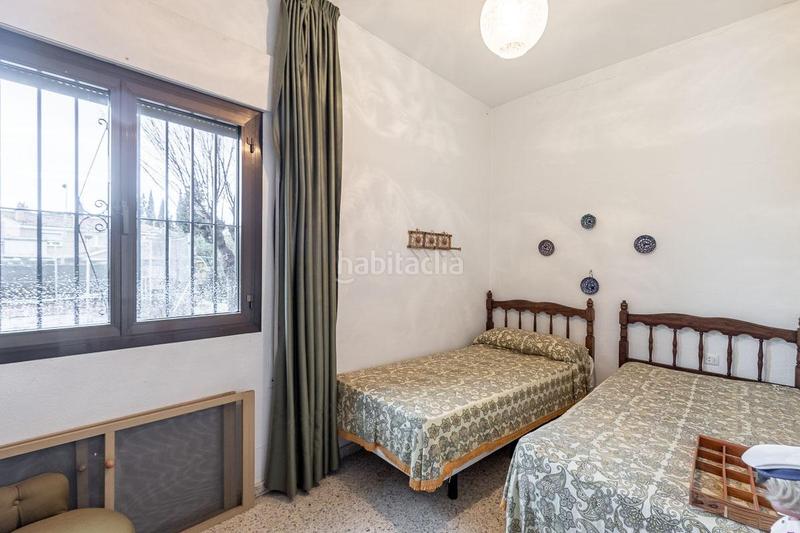 Foto b81fe7f8-88d2-40bb-95e2-38bc912f4381. Chalet en calle divan tamarit 3 chalet en huetor vega. en Huétor Vega