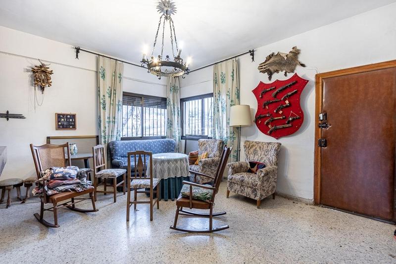 Foto d0dc5104-03dc-4197-a972-de3bbeeed43b. Chalet en calle divan tamarit 3 chalet en huetor vega. en Huétor Vega