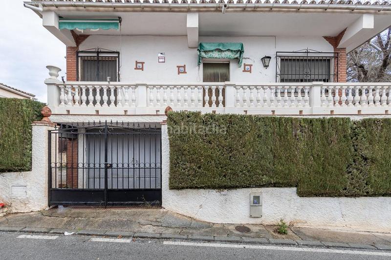 Foto e2a3b698-f7dc-47e9-91db-a00c0c9e8031. Chalet en calle divan tamarit 3 chalet en huetor vega. en Huétor Vega