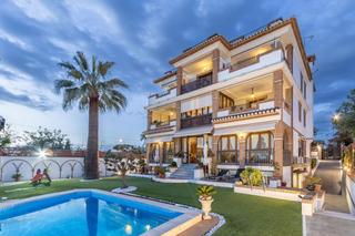 Xalet a Avenida de andalucía 57. Villa épica donde los sueños se hacen realidad en la vega de gra