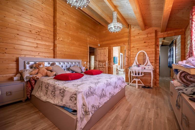 Foto 0d2e5ff7-3e64-4be6-bbd5-0df3fd9309bb. Chalet en calle nogal 5 dos joyas en una compra! casas de ensueño en el ventorrillo, cullar vega en Cúllar Vega