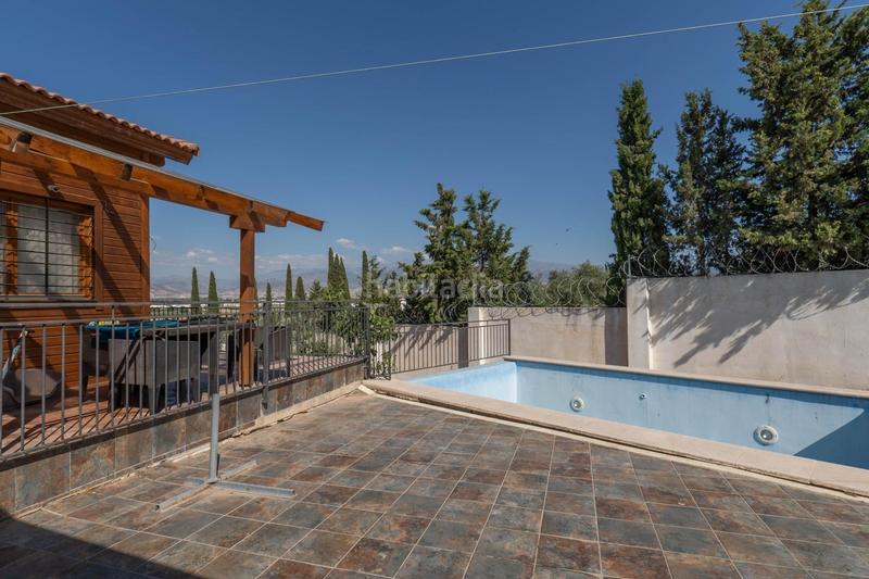 Foto 100521b6-f3e5-4709-aaba-882f3bb370ab. Chalet en calle nogal 5 dos joyas en una compra! casas de ensueño en el ventorrillo, cullar vega en Cúllar Vega