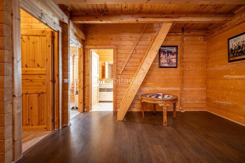 Foto 3f7f9da3-f252-4f95-96ad-c0e9518c2540. Chalet en calle nogal 5 dos joyas en una compra! casas de ensueño en el ventorrillo, cullar vega en Cúllar Vega
